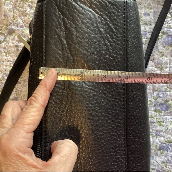 kate spade black leather shoulder bag with gold hardware - Picture 5 of 10